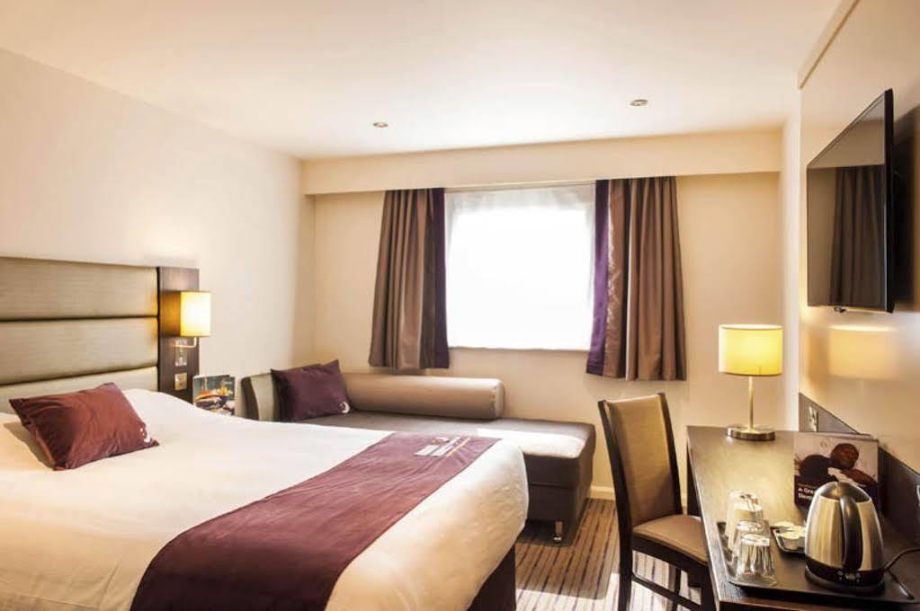 Premier Inn Dundee North Bagian luar foto